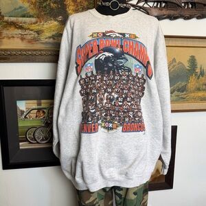 Vintage 1990s Denver Broncos Super Bowl XXXll Champs Crewneck Sweatshirt Size L